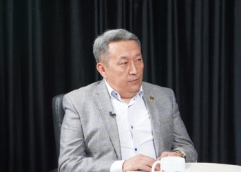 Алга Кылычов: «Жээнбековдор өлүмдөн да акча жасаган бетсиз болуп жатпайбы»