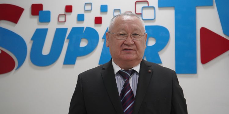 Каныбек Осмоналиев: «Орусияга билет баасынын кымбаттап жатышы өкмөт чече алчу маселелерден»