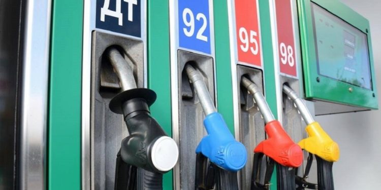 Акыркы эки күндө күйүүчү майдын баасы 1 сомдон ашык кымбаттады