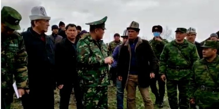 Ташиев Чечме айылынын тургундары менен жолугушту