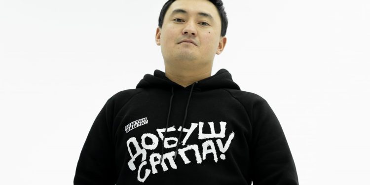 Улан Үсөйүн: «Жөө жүрүш, митингдерди өткөрүүгө тыюу салуу жакшы эмес. Азыркы бийлик өзү ушундай жүрүш менен келген»»