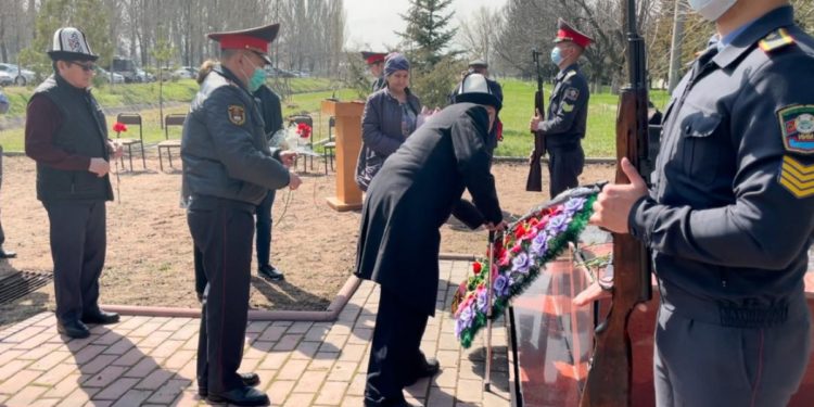 ИИМдин Академиясында кызматтык милдетин аткарып жатып каза болгон курсанттар эскерилди