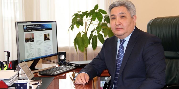 Болот Отунбаев Кыргызстандын АКШдагы жана Канададагы элчиси кызматынан бошотулду. Анын ордун ким ээледи?
