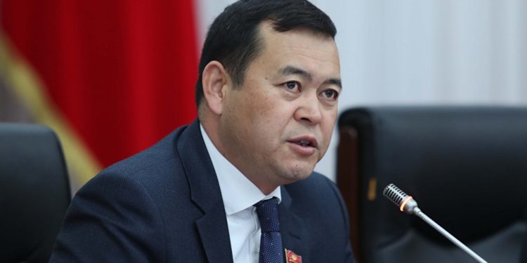 Депутат Мирлан Бакировдун ыйгарым укуктары токтотулду