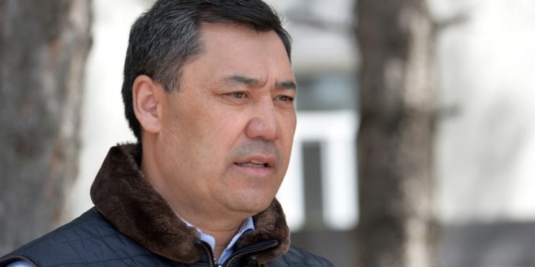 «Оорунун белгилери пайда болору менен ооруканаларга барыңыздар». Садыр Жапаровдун кайрылуусу