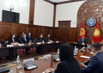 Садыр Жапаров Судьяларды тандоо кеңешинин мүчөлөрү менен жолукту