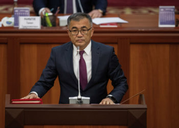 Вице-премьер Улукбек Кармышаков шайлоо ийгиликтүү өткөнүн билдирди