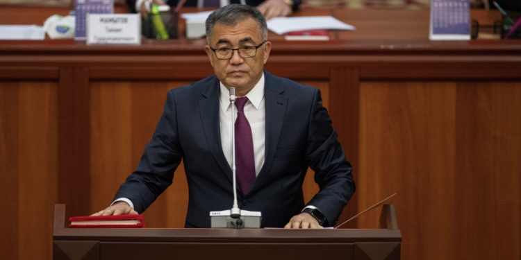 Вице-премьер Улукбек Кармышаков шайлоо ийгиликтүү өткөнүн билдирди