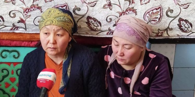 Айзаданын апасы: «Ала качкан киши кызымды аңдып жүрчү экен. Апаңды өлтүрүп кетем деп да коркутуптур»