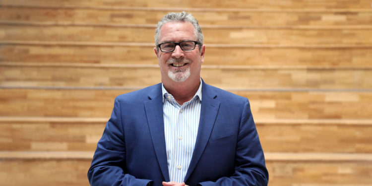 АУЦАнын президенти Эндрю Качинс суракка чакырылды