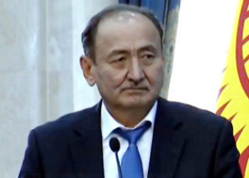 «Мен бүгүн президентке кирем». Алымкадыр Бейшеналиев депутаттардын аны кызматтан алуу сунушуна жооп берди