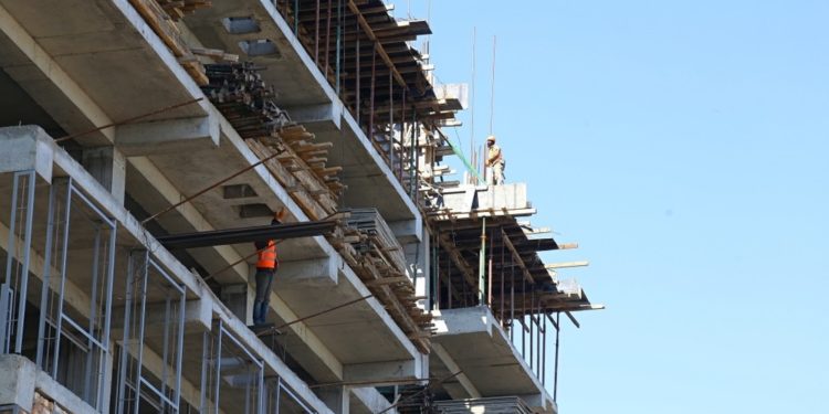 Ош шаарында ипотекага берилүүчү көп кабаттуу 3 үй салынып жатат