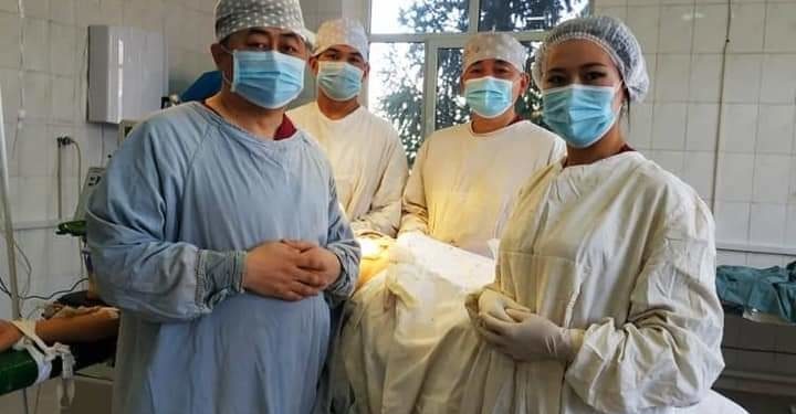 Нарында биринчи жолу бел омурткадагы грыжаны алуу үчүн операция жасалды