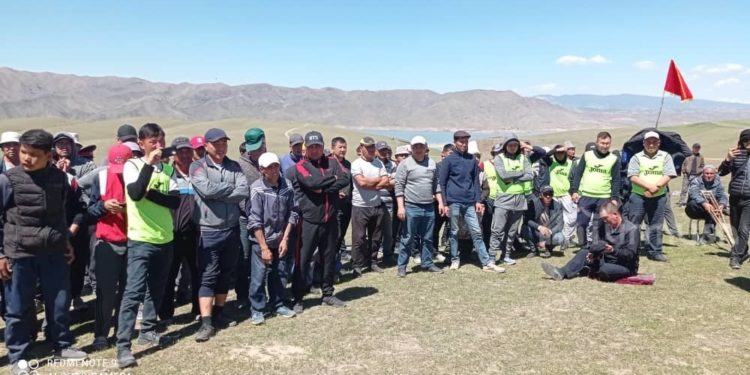 Өзгөн акими: «Айыл өкмөт башчысы эч кимди тепкен жок, провокация болуп кетти»