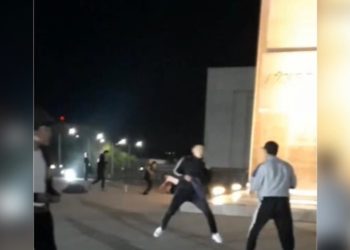 Түндө «Ала-Тоо» аянтында массалык мушташ чыкты. 21 жаштагы жигит ооруканада