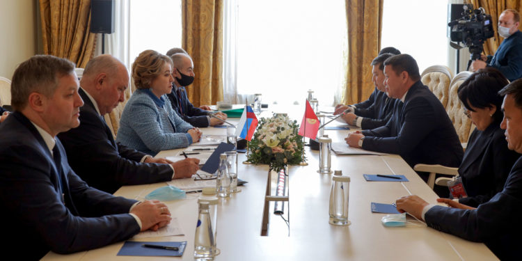 Төрага Талант Мамытов Орусия федерация кеңешинин төрайымы менен жолукту