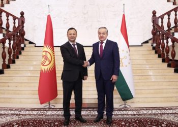 Кыргызстан менен Тажикстан ок атууну токтотуу тууралуу макулдашты