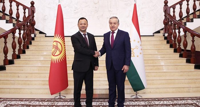 Кыргызстан менен Тажикстан ок атууну токтотуу тууралуу макулдашты