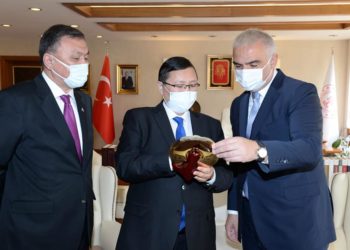 Кайрат Иманалиев Түркиянын маданият министри менен жолукту