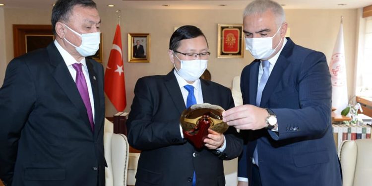 Кайрат Иманалиев Түркиянын маданият министри менен жолукту