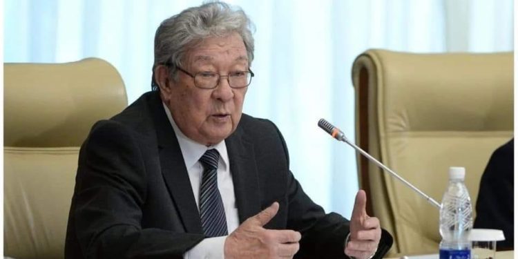 Жазуучу Бексултан Жакиевдин коронавирустан каза болгону айтылууда