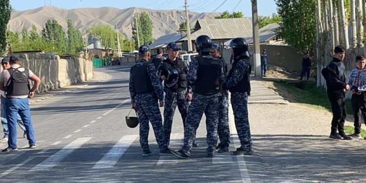 «30 жаштагы Кыргыз жаранынын көзүнө ок тийген». Кыргыз-тажик чек арасындагы бүгүнкү кырдаал