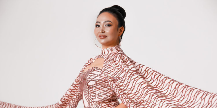 «Ырчылыкка биротоло кириштим». Роза Азимбаеванын кезектеги чыгармасы жарык көрдү