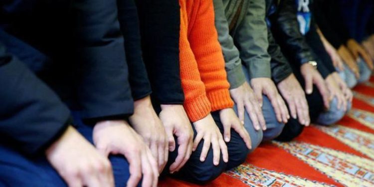 Бишкекте жума намаз, мечиттердеги ифтар жана дааваттарды токтотуп туруу сунушталды