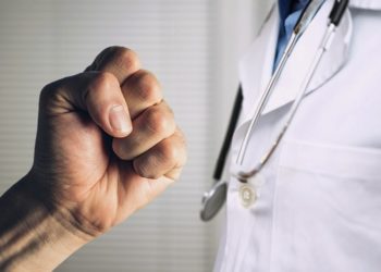 Сабалган дарыгер. Милиция маалымат текшерилип жатканын билдирди