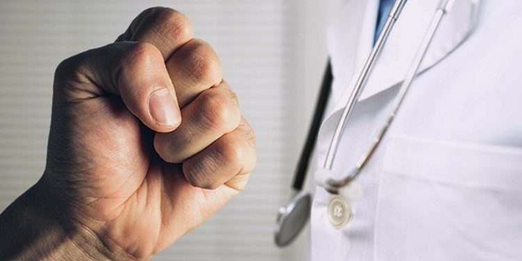 Сабалган дарыгер. Милиция маалымат текшерилип жатканын билдирди