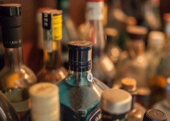 Баткендеги 7 дүкөндөн мыйзамсыз сакталган спирт ичимдиктери аныкталды