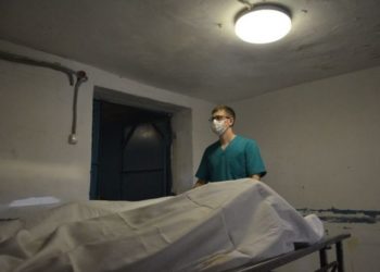 Баткендик эне уулун 5 жыл издеген. Аны Москвада көмүп коюшканы аныкталды