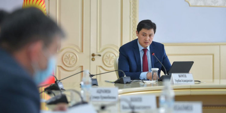 Марипов авиабилеттердин баалары боюнча кеңешме өткөрдү