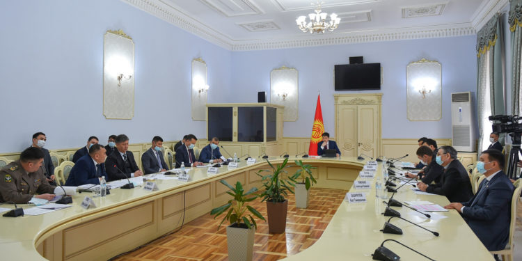 Өкмөттө салык жана бажы процедураларын фискалдаштыруу тутуму талкууланды