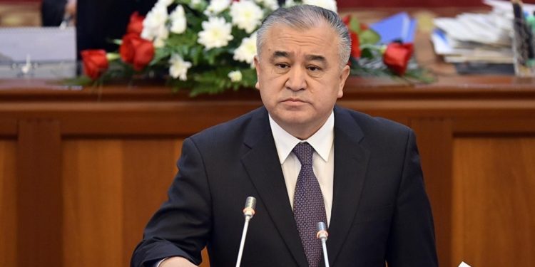 Өмүрбек Текебаев мандатын кайтарып алууга аракет кылат