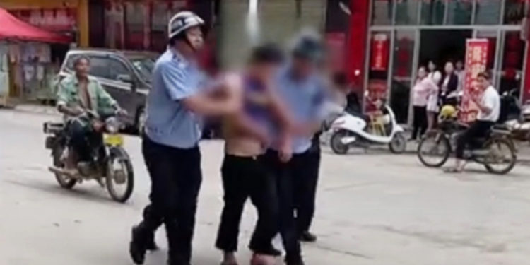 Белгисиз жаран бала бакчага бычак менен кол салды