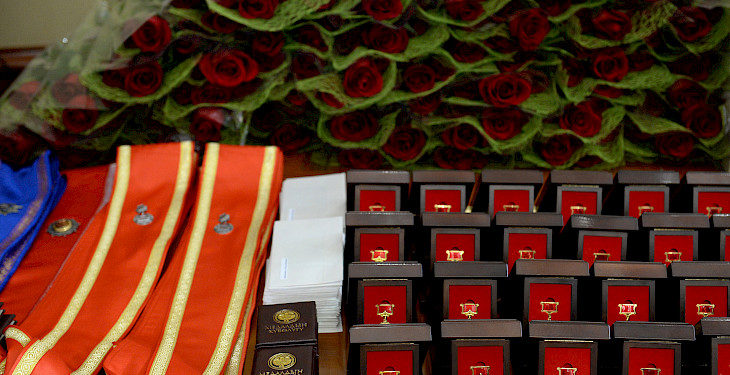 Президент мамлекеттик сыйлыктарды 125 адамга тапшырды