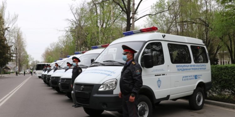 ЕККУ Ички иштер министрлигине 6 автоунаа тапшырды. Унаалар кайсы РИИБдерге берилди?