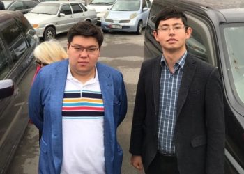 Кадыр Атамбаев менен Темирлан Султанбеков Баткенге жардам штабын ачышты