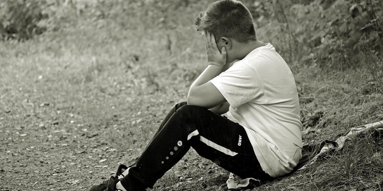 Ысык-Атада уурдап кетишти деп жалган айткан бала ата-энесине өткөрүлүп берилди