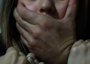 Жайыл районунда 31 жаштагы келин зордукталганын айтып, милицияга кайрылган. Бирок апасы арыз жазуудан баш тартты