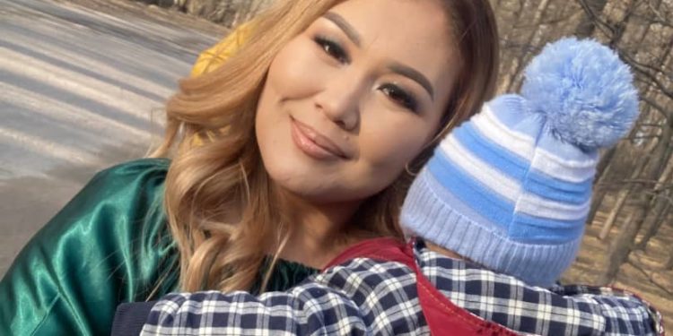 Декреттик өргүүдөгү ырчы Нуркыз Кожонова чыгармачылыкка кайтты