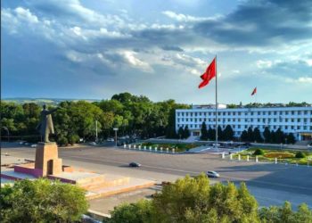 Ош мэриясынын кызматкерлери «Ата Журт-Кыргызстан» партиясына үгүттөп жатышат деген арыз түштү