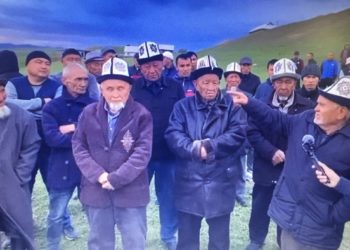 Өзгөндө Кемпир-Абад суу сактагычынын жанындагы 50 гектар жерди алмашууга каршы мөөнөтсүз акция башталды