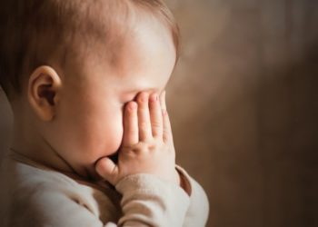 Түндө батирден жалгыз табылган наристе Балдар үйүнө жеткирилди