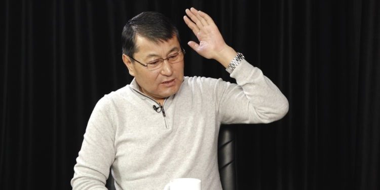 «Ош шаарында шайлоо мыйзам бузуулар менен өтүп жатат». Мырзакматов Жапаровго кайрылуу жолдоду