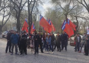 БШКнын алдында шайлоонун жыйынтыгына каршы митинг өтүп жатат