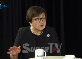 Роза Отунбаева: «Жээнбеков «мага жардам бербей, сындап туруп алдыңар» деп жүрөт»