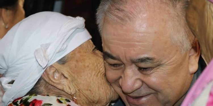 Өмүрбек Текебаевдин апасы Тилла Текебаева дүйнөдөн кайтты