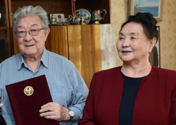 Жолдошунун каза тапканын укпай кете берди. Бексултан Жакиевдин жубайы да каза болду